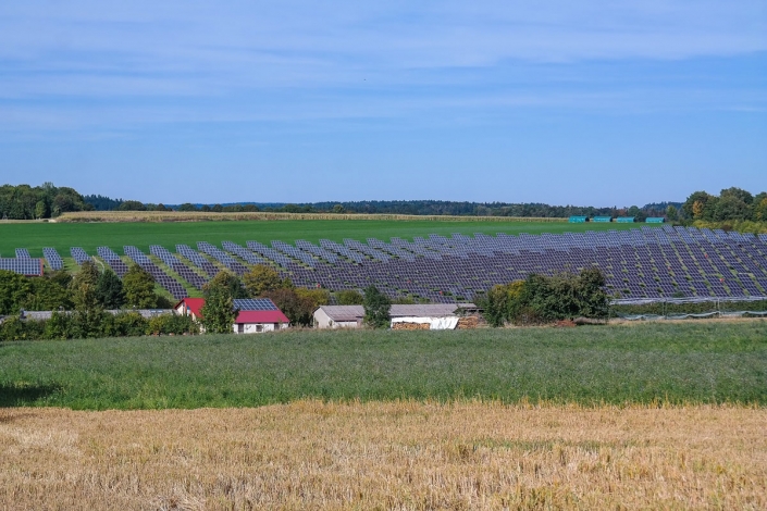 Costs of utility-scale solar projects fell by 9%, Lazard’s analysis finds