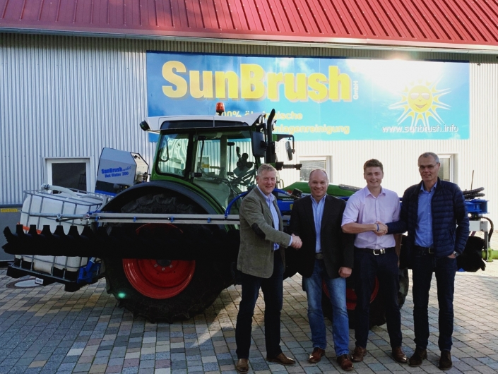 German manufacturer of PV cleaning systems SunBrush® mobil breaks into the U.S. market